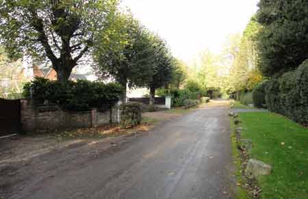 Mystery house identified as Crossways in Pond Road, Hook Heath